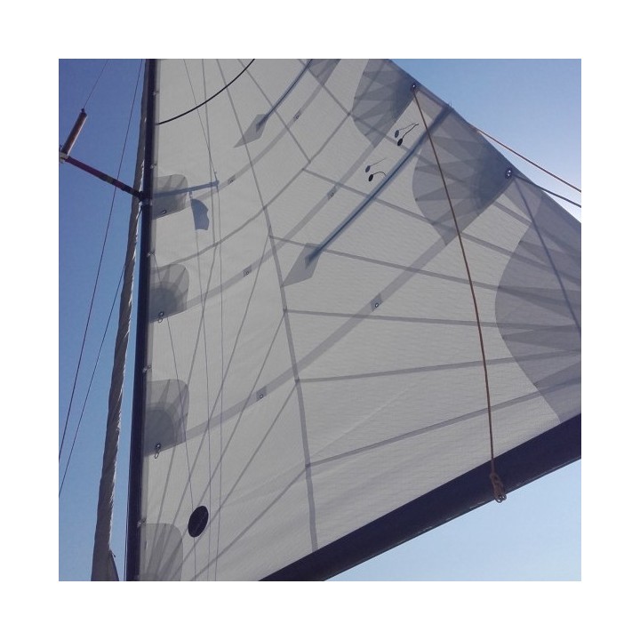 Grand-voile classique coupe triradiale